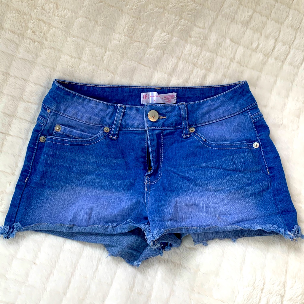 Juniors No Boundaries Blue Jean Stretchy Cotton Mini Shorts With Fringe Size 9